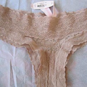 Victoria's Secret Low Rise Cheeky Lace Nude Beige XS NWT